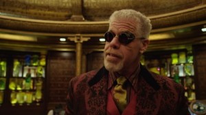 Ron Perlman ist wie fast immer bei Guillermo del Toro dabei (Quelle: Warner Bros.)