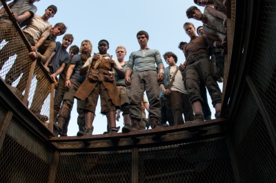 Die Truppe erwartet einen Neuzugang im Aufzug (Quelle: 20th Century Fox)